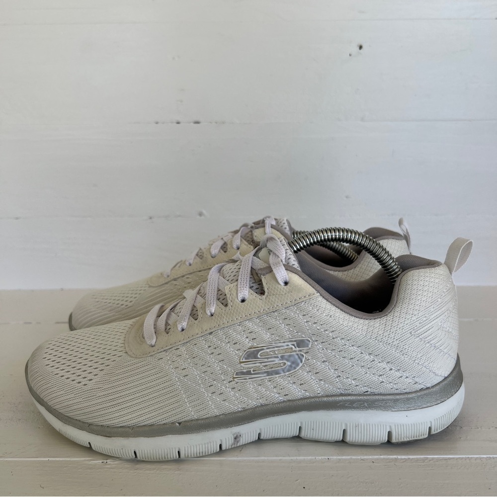 Skechers White Women's 7.5 Appeal 2.0 Break Free Mesh Walking Sneakers 12757